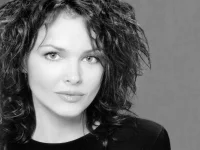 Dina-Meyer-1.webp