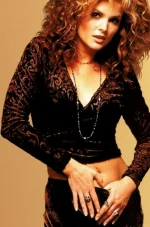Dina-Meyer-2.webp