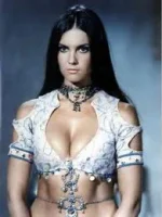 Caroline Munro2.webp